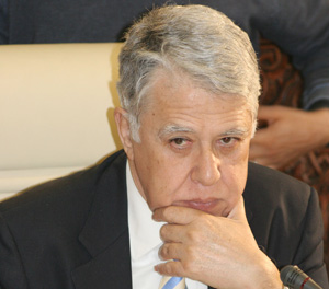 مواطن يشكو رئيس جماعة استقلالي إلى عباس الفاسي - الجديدة 24