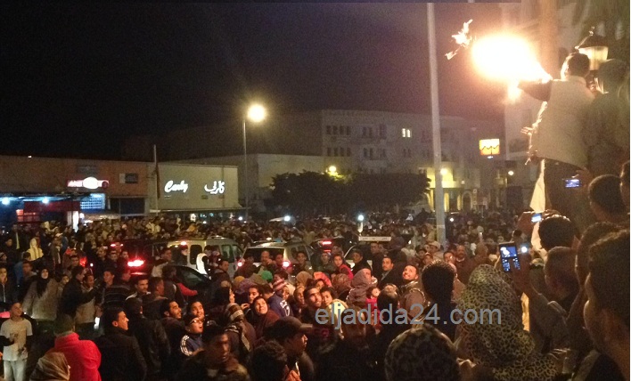 بالصور.. الآلاف من الجديدين يحتفلون في شوارع المدينة بعد فوز فريقهم بلقب كأس العرش