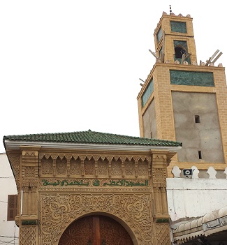 مصلون يغادرون مسجد بلحمدونية في الجديدة حفاة بعد سرقة أحذيتهم - الجديدة 24