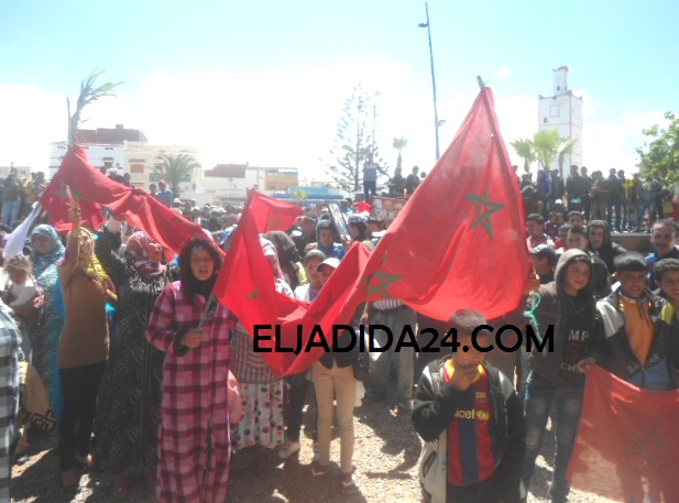 إقليم سيدي بنور : سكان أولاد يوسف يتوجهون في مسيرة حاشدة على الاقدام نحو جماعة الوليدية