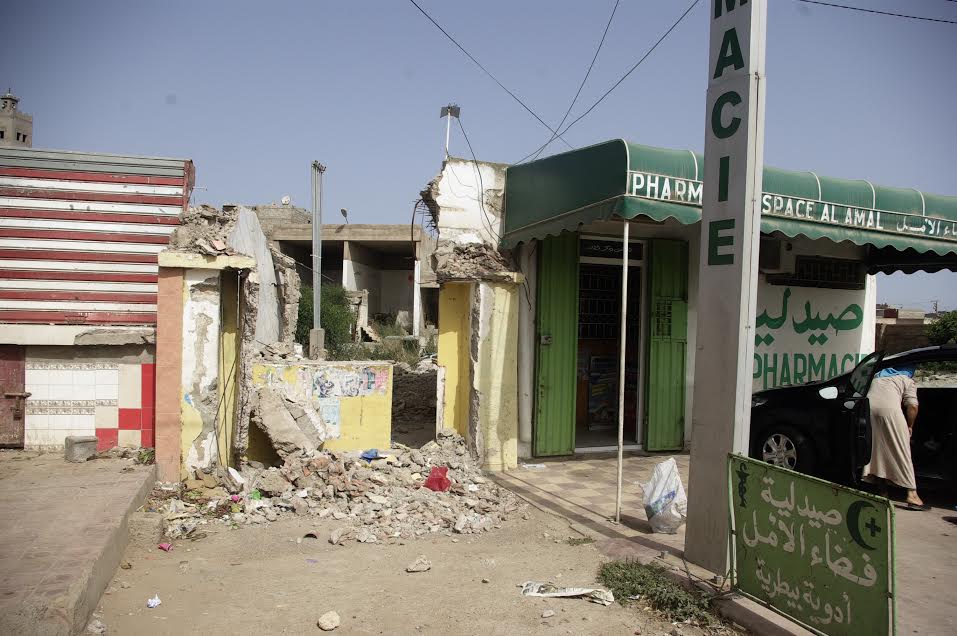 صيدلانية بالجديدة تشتكي تعرض صيدليتها لمحاولة الهدم من طرف صاحب مشروع محطة للوقود