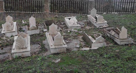 الحبس لرئيس جماعة مكرس بعدما حوّل مقبرة إلى مقلع للأتربة 