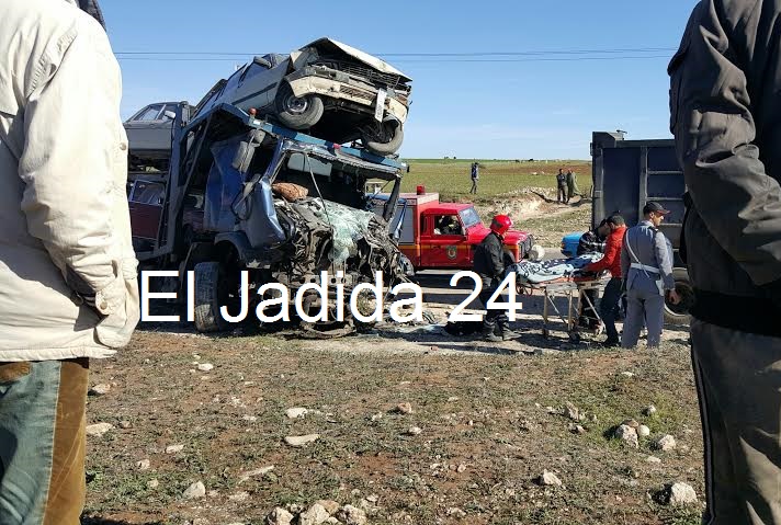 بالصور.. مقتل سائق شاحنة لنقل السيارات في حادثة سير مفجعة قرب أزمور