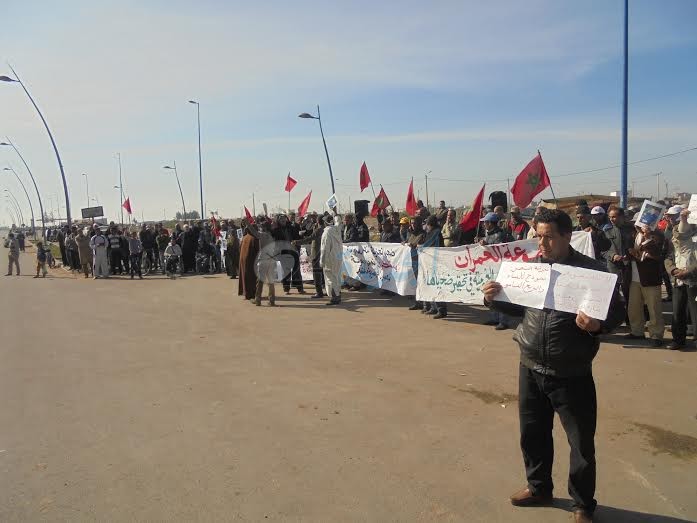 المتضررون من مشروع  تجزئة النصر بالزمامرة يحتجون ضد وكالة العمران بالجديدة