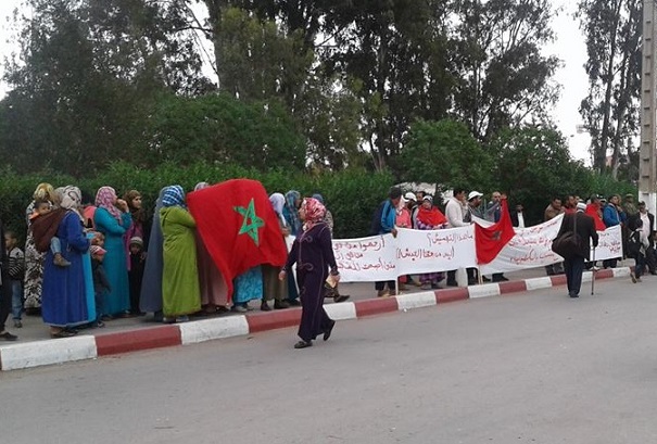 ساكنة دوار لوطى  تحتج تزامنا مع انعقاد دورة المجلس الجماعي للبئر الجديد