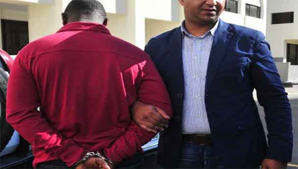 الشرطة القضائية بالجديدة توقف 3 أفارقة من أجل تعدد السرقات الموصوفة