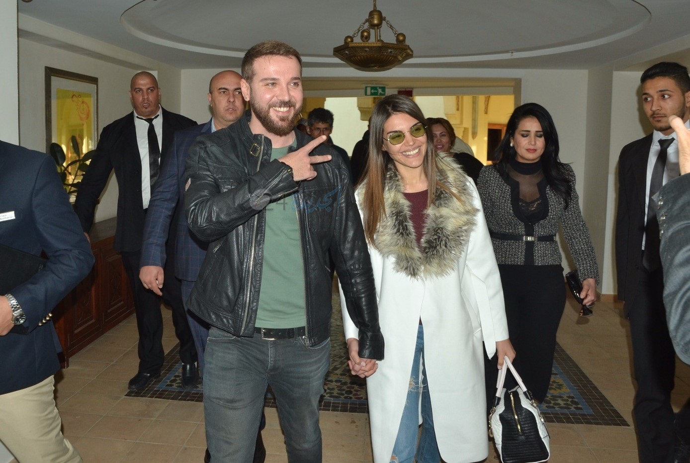 الممثلة التركية 'منار' بعد وصولها الى الجديدة :''أشعر وكأنني ملكة'' 