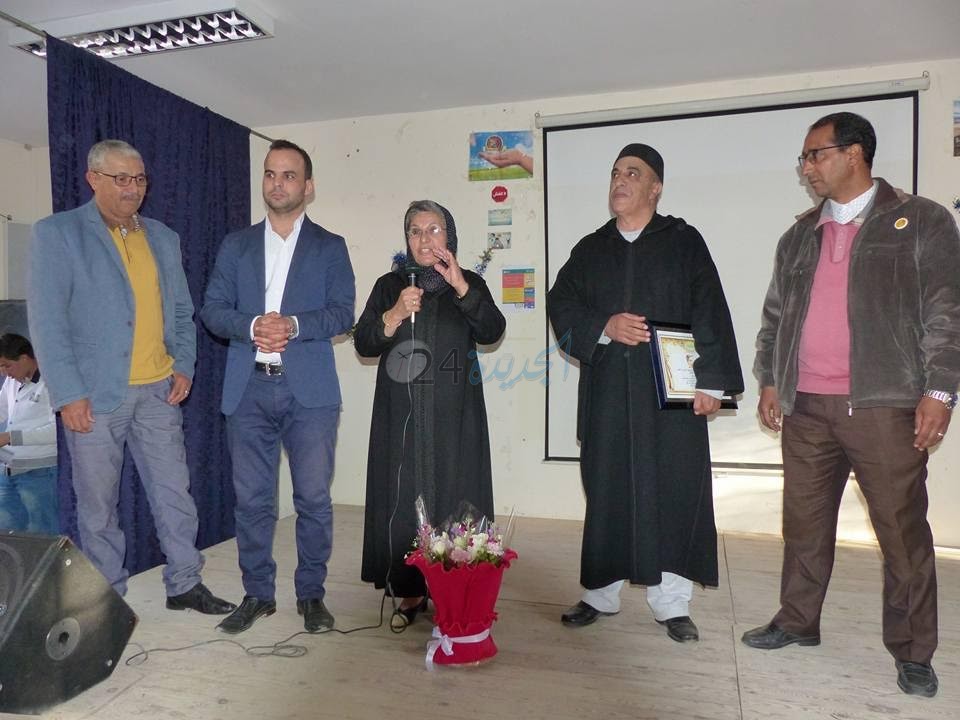 ثانوية بئر أنزران بالجديدة تحتفي بعيد الام