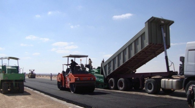 انطلاق عملية اعادة اصلاح الطريق الجهوية الرابطة بين الجديدة واولاد احمدان