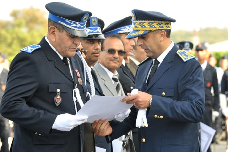 عبد اللطيف الحموشي يكافئ شرطيين على حسهما الوظيفي المتميز  