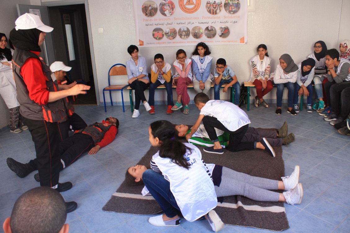 الجمعية المغربية للإسعاف والانقاذ المدني في رحاب مجموعة مدارس الرواد بالجديدة