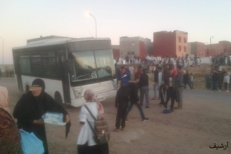 4 شبان يعتدون على مراقب حافلة للنقل الحضري بشارع المسيرة بالجديدة