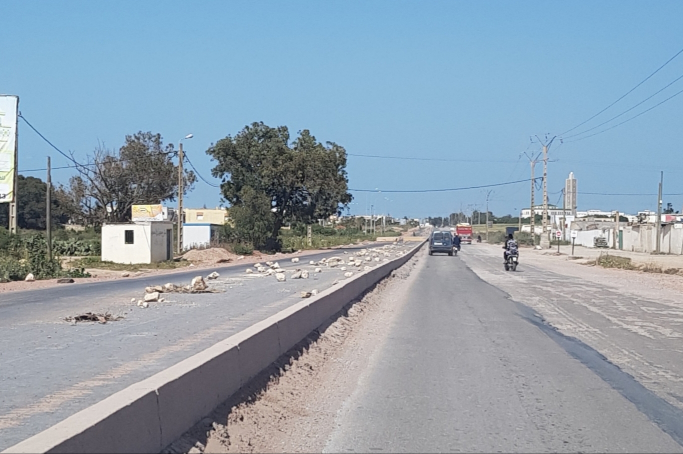 شاحنة تردي سائق دراجة نارية جثة هامدة بطريق الجرف الاصفر