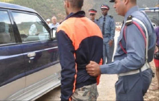 درك الوليدية يوقف أحد المخالفين لحضر التجوال وحجز كميات مهمة من الكيف