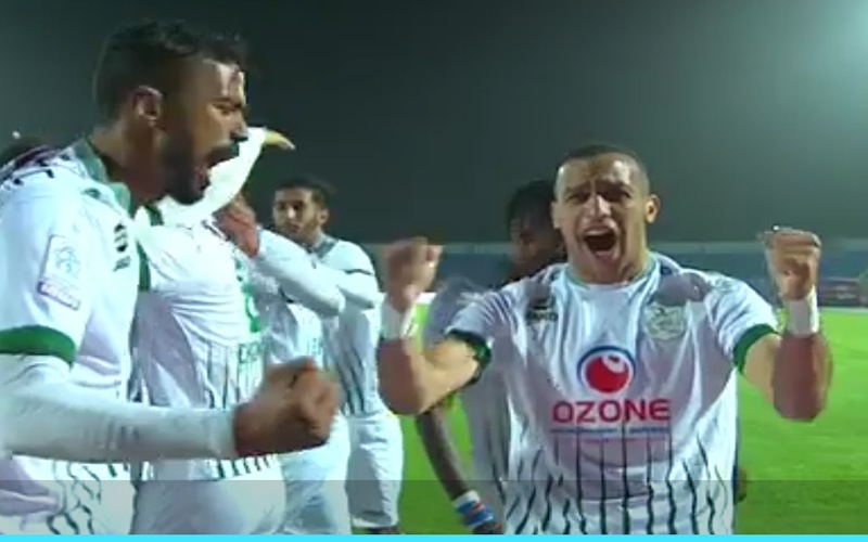 '' الفار '' ينصف الدفاع الحسني الجديدي ويمنحه أول فوز في البطولة  - الجديدة 24