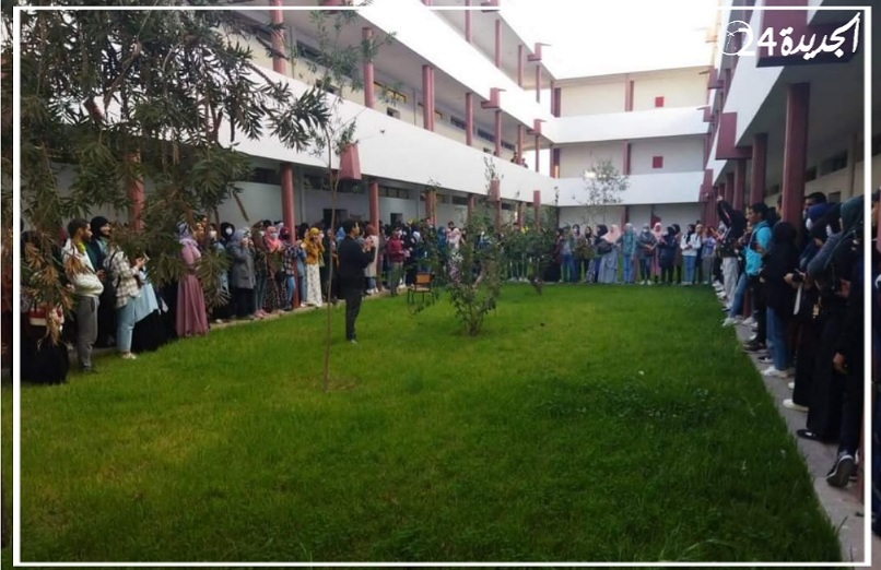 طلبة جامعة الجديدة يشلون كلياتها في وقفات احتجاجية ضد قرارات ''وزارة بنموسى”