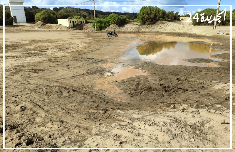 درك الجديدة يداهم مقلعا عشوائيا للرمال بجماعة اثنين اشتوكة ويوقف عدة أشخاص