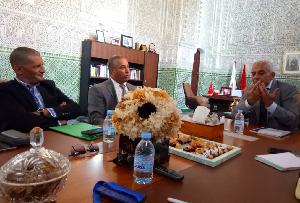 رئيس جهة البيضاء سطات يستقبل اللجنة البرلمانية الاستطلاعية لتقصي أسباب انسداد مصب نهر أم الربيع 