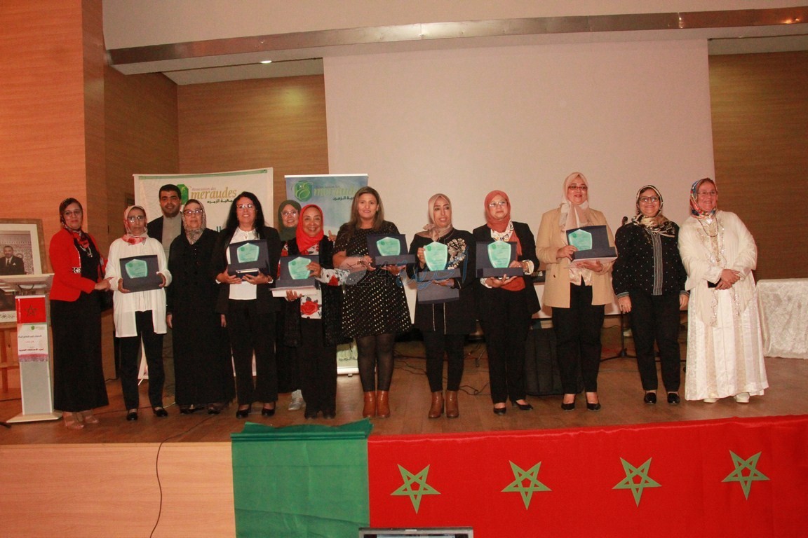 بالصور .. جمعية الزمرد تكرم عشر سيدات بالجديدة في اليوم الوطني للمرأة المغربية  