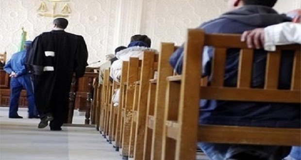 تفاصيل الإطاحة بـ ''سمسار'' محاكم الجديدة..شريط فيديو فضح جرائمه واستنفار لإيقاف مستشار جماعي ووسيط ثان