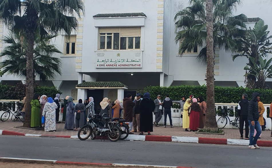 من أجل الانخراط في السجل الوطني للسكان.. إقبال كبير وغير مسبوق على الملحقات الإدارية بالجديدة  - الجديدة 24