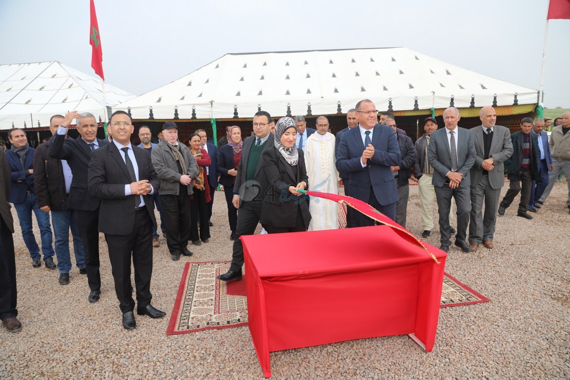 بالصور ... عامل اقليم الجديدة يعطي انطلاقة أشغال الربط الفردي بالماء الصالح للشرب بجماعة الحوزية