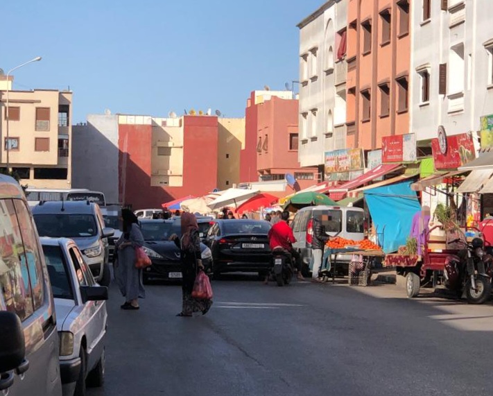 سكان ملك الشيخ بالجديدة يطالبون بتحرير الملك العمومي من بائعي السمك والباعة المتجولين 