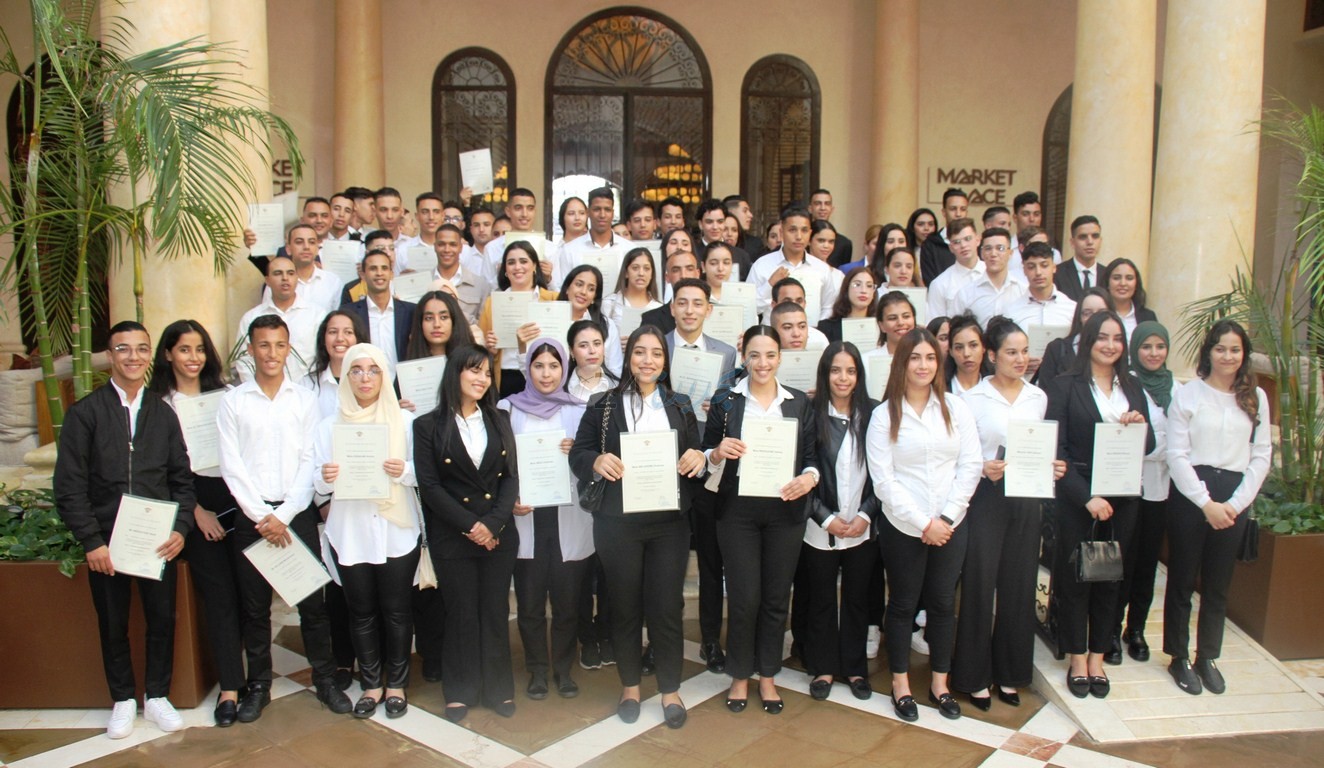 بالصور .. مركز التكوين الفندقي التابع لمنتجع مازعان يحتفل بتخرج الفوج الثاني 