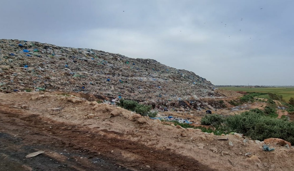 إغلاق مطرح النفايات بجماعة مولاي عبد الله يغرق الجديدة في الازبال وتحذيرات من كارثة بيئية بعد امتلاء المطرح