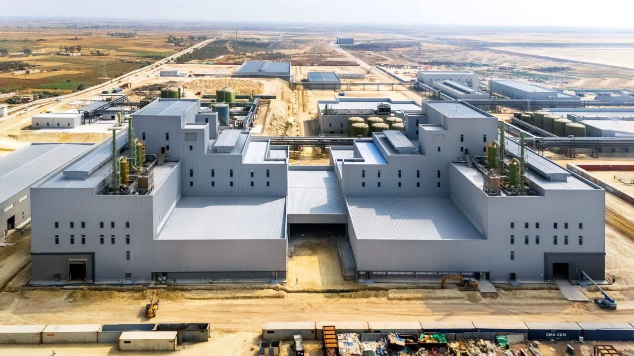 سيوفر آلاف الوظائف.. الجرف الأصفر يحتضن أول مجمع صناعي ضخم لمواد بطاريات الليثيوم بالمغرب 