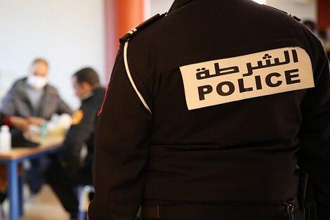 وكيل الملك يأمر باعتقال 3 أعوان سلطة بالملحقة الرابعة تورطوا في تزوير شواهد إدارية تزوير شواهد إدارية